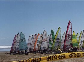  Racing up the Ninety Mile Beach New Zealand
