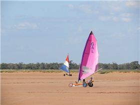 Land yachts Mt Oxley 170421 (3)