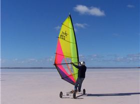 windsurfing Lake Lefroy