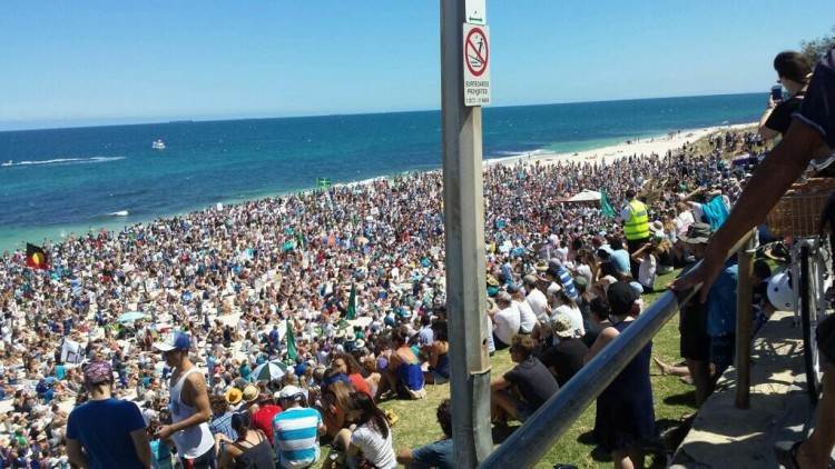 1-ronels-protest-photoewdwdwdd