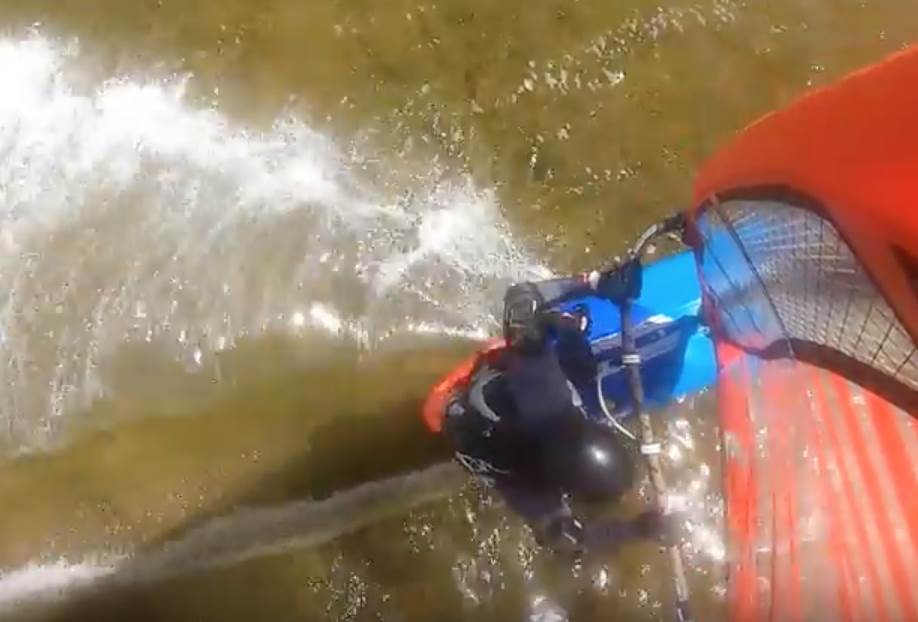 Sue FF24 mid gybe Wake