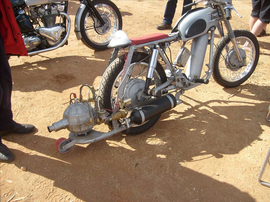 went to a show out back of Loxton