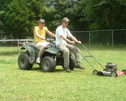 redneck-riding-lawn-mower
