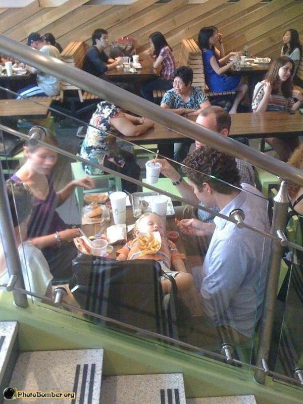 -photobomb-1321282966