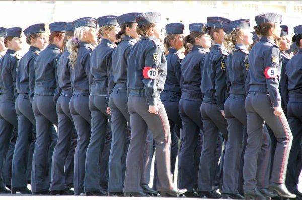 B0OYCAXGK8 ondertussen-in-rusland-32