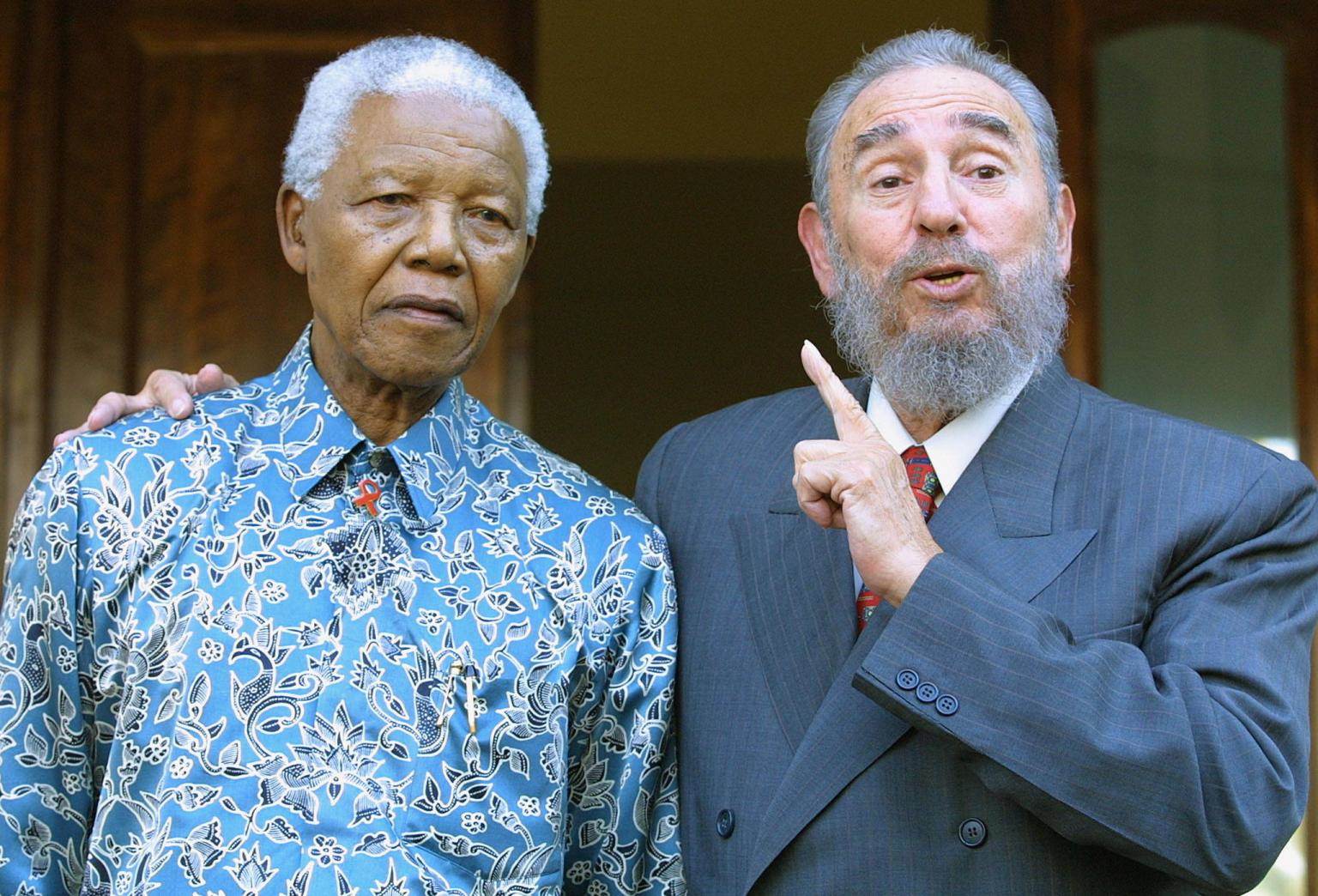 o-NELSON-MANDELA-FIDEL-CASTRO-facebook