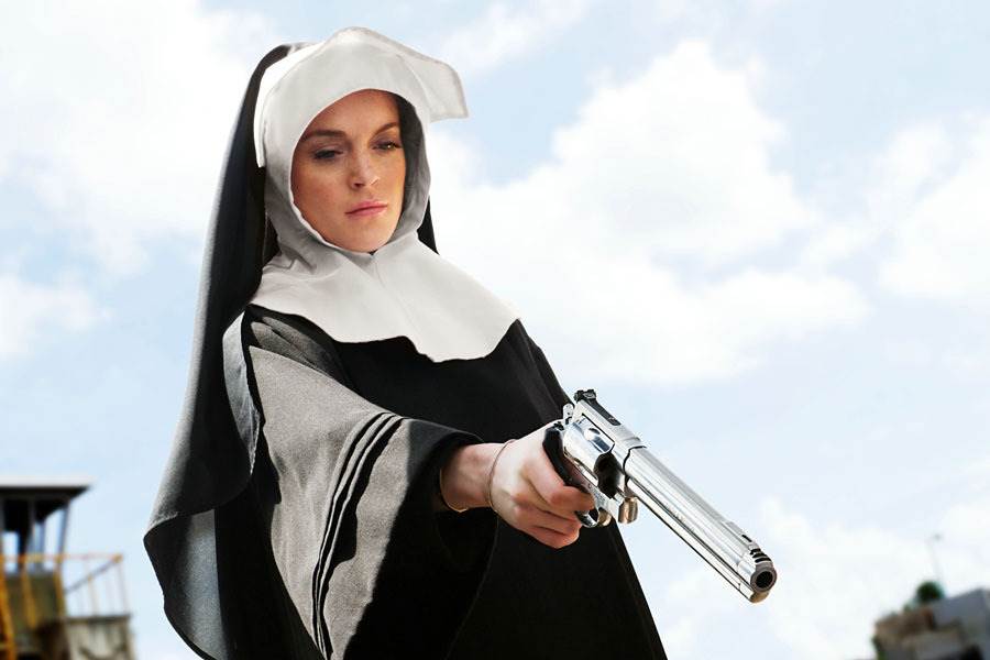 LiLo-Machete-lindsay-lohan-15769924-900-600