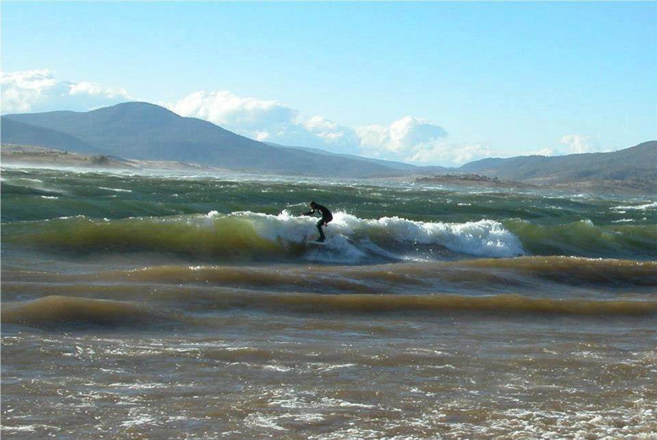surfing lake jindabyne