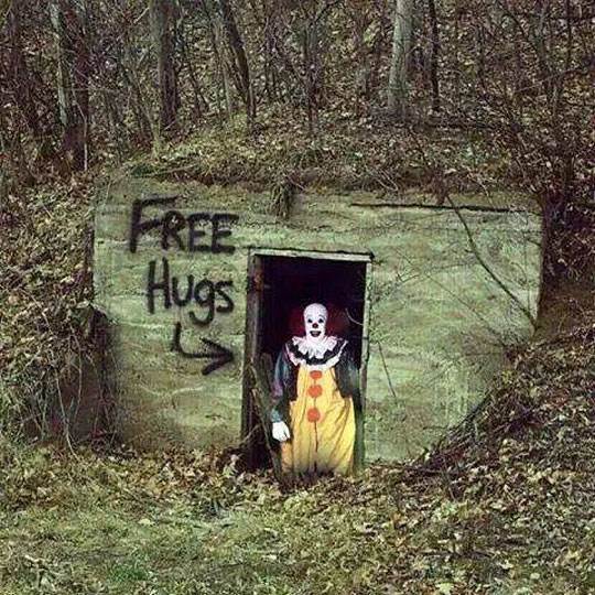 funny-It-clown-abandoned-house-free-hugs