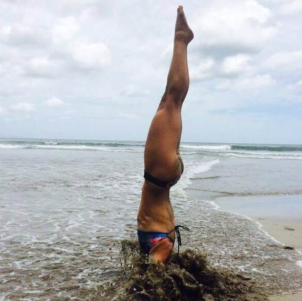 beach-handstand-water-fail
