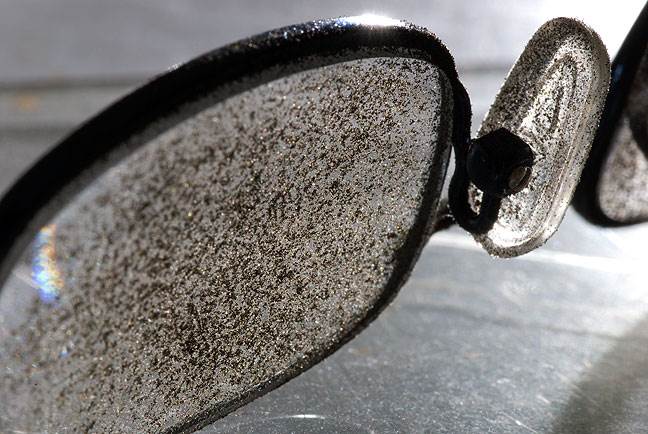 reading-glasses-dirty-01