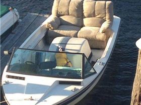 luxurious-boat-seats-700x934