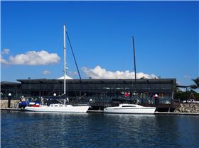 Sail - in bottleshop.