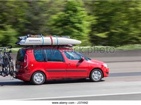 frankfurt-germany-march-30-2017-red-skoda-roomster-packed-with-bikes-j37an2
