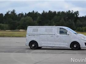 skoda-van-spied-during-testing-its-based-on-the-new-volkswagen-transporter-t6-photo-gallery 6