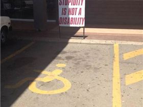 funny-parking-lot-sign