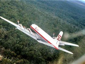 DC-6B C-GKUG-from-chopper-KKK