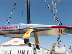 AC37-Luna-Rossa-AC75-Crane-View-13042024