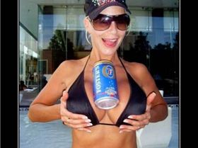 beer-holding-beer-boobs-woman-grope-fosters-demotivational-poster-1257826195