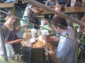 -photobomb-1321282966