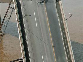 china-bridge-guangdon-collapsed