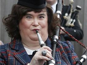 funny-Susan-Boyle-face-pipe-bag