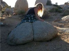 funny-girl-big-bottom-rocks-park