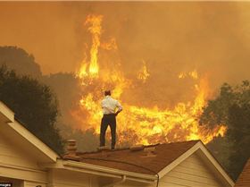 article-2319005-199D15D9000005DC-106 964x633