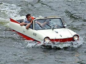 800px-Amphicar-main-ffm001