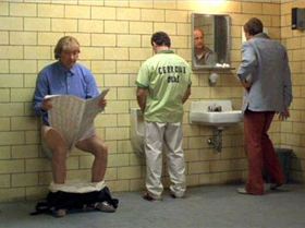 eGh2NWlsMTI= o crapping-in-a-urinal