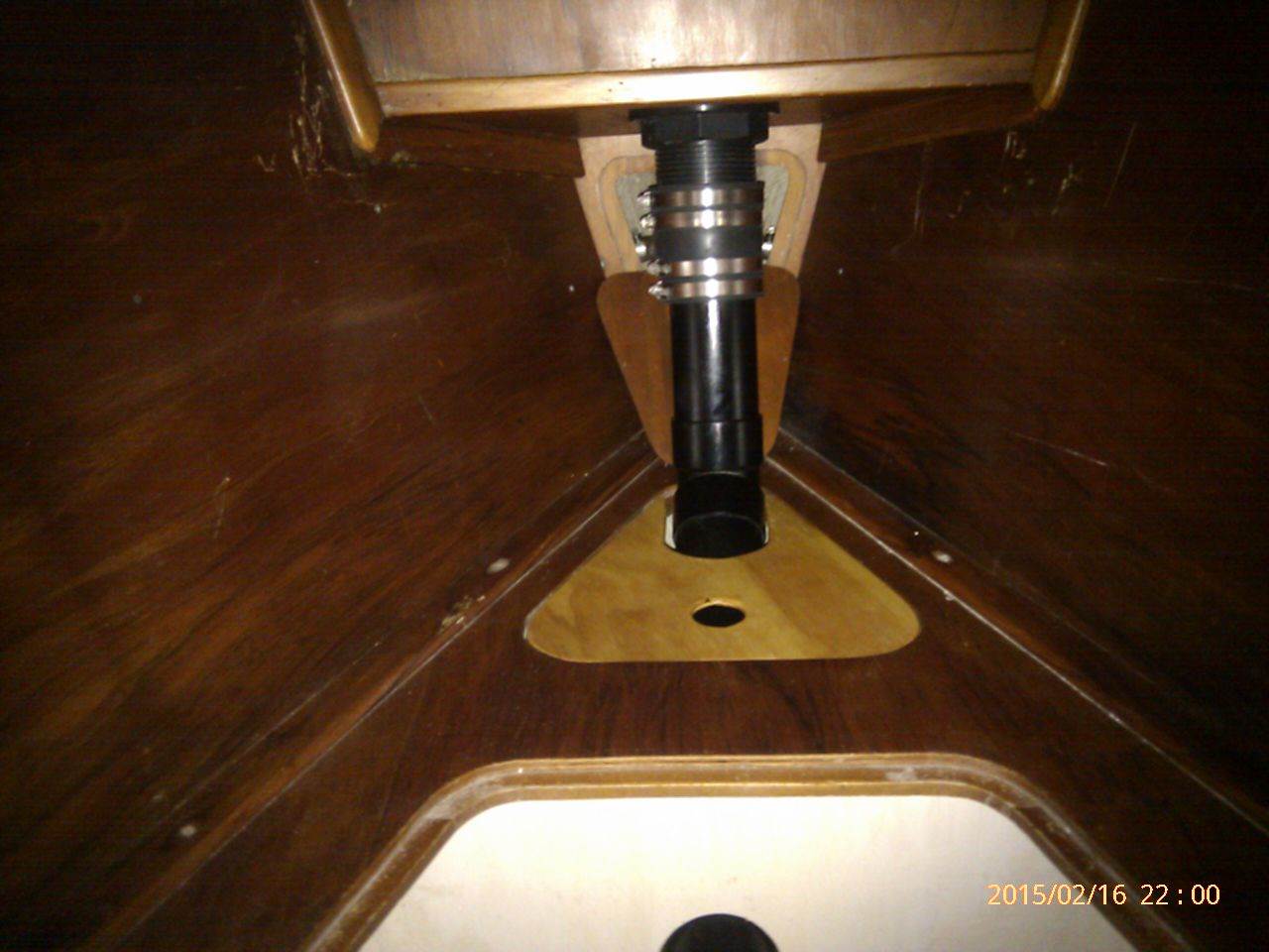 2013. R FRONT OF V BERTH