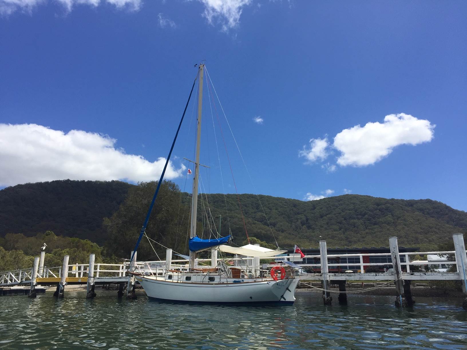 Lauriton Services Club