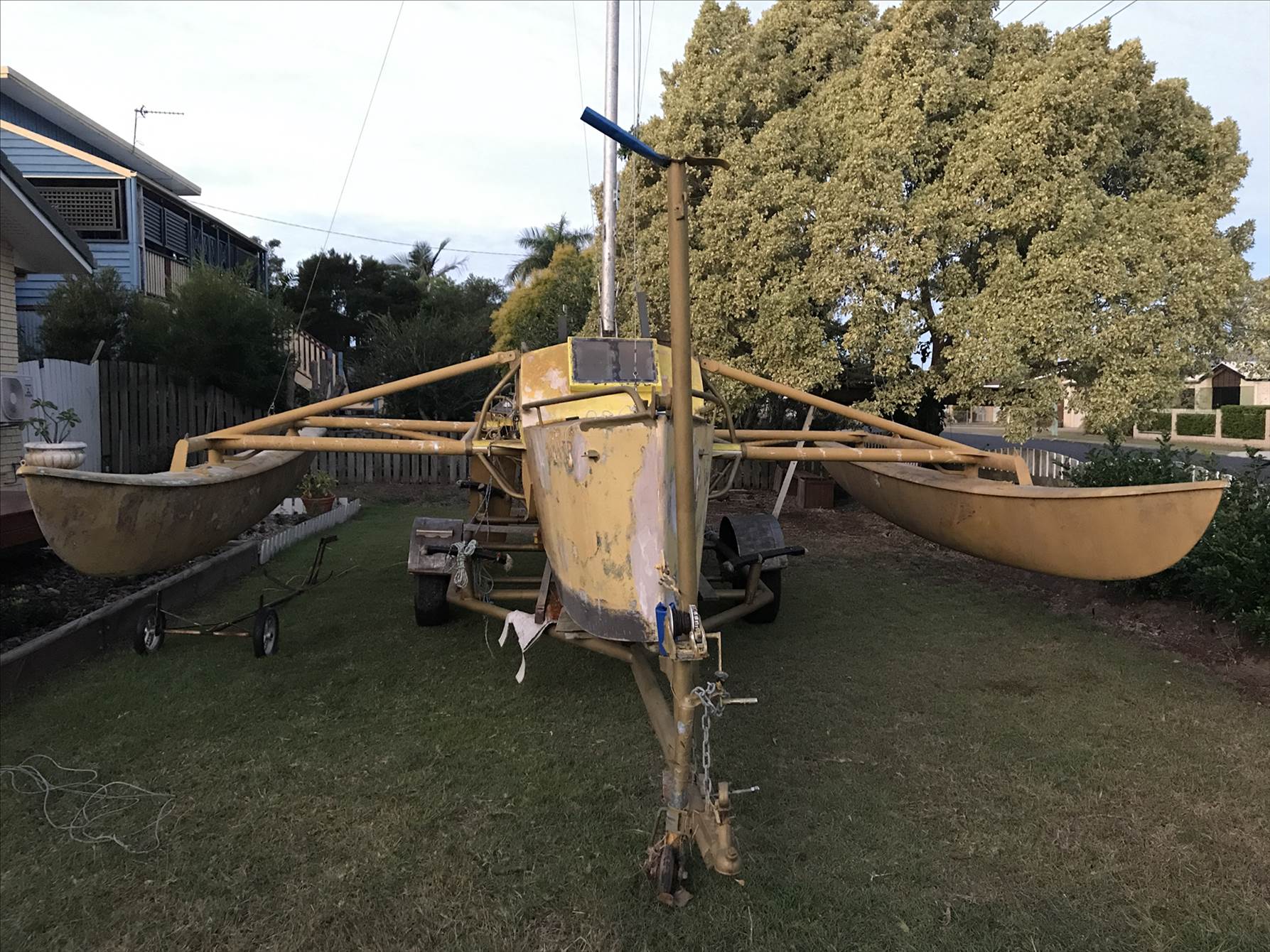 Unknown trailerable trimaran