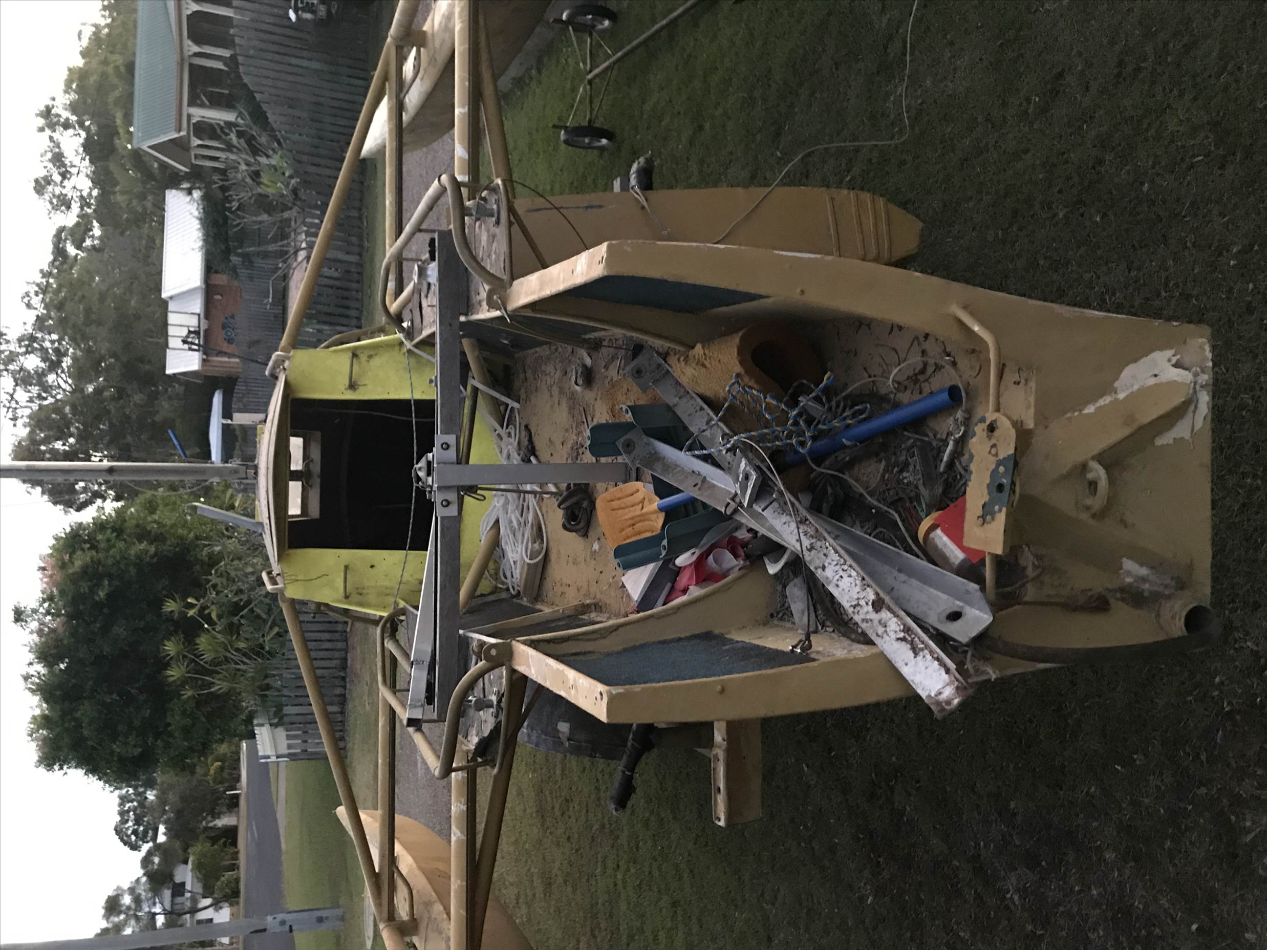 Unknown trailerable trimaran