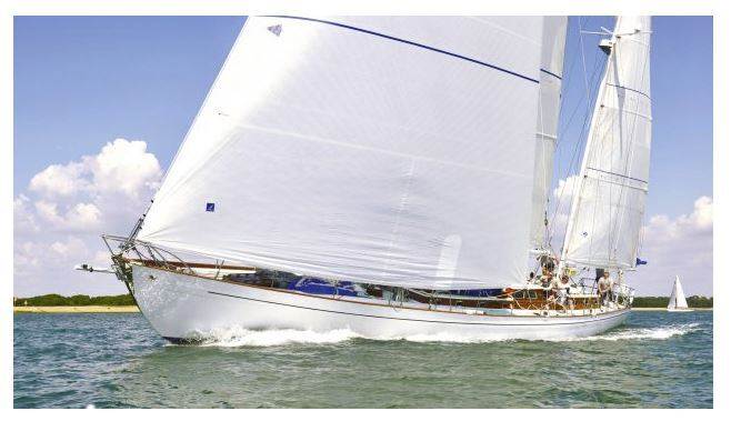 snipping tool capture of yacht