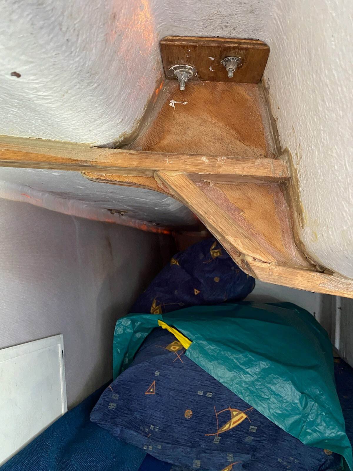 Under cockpit coaming winch landing strengthening 1