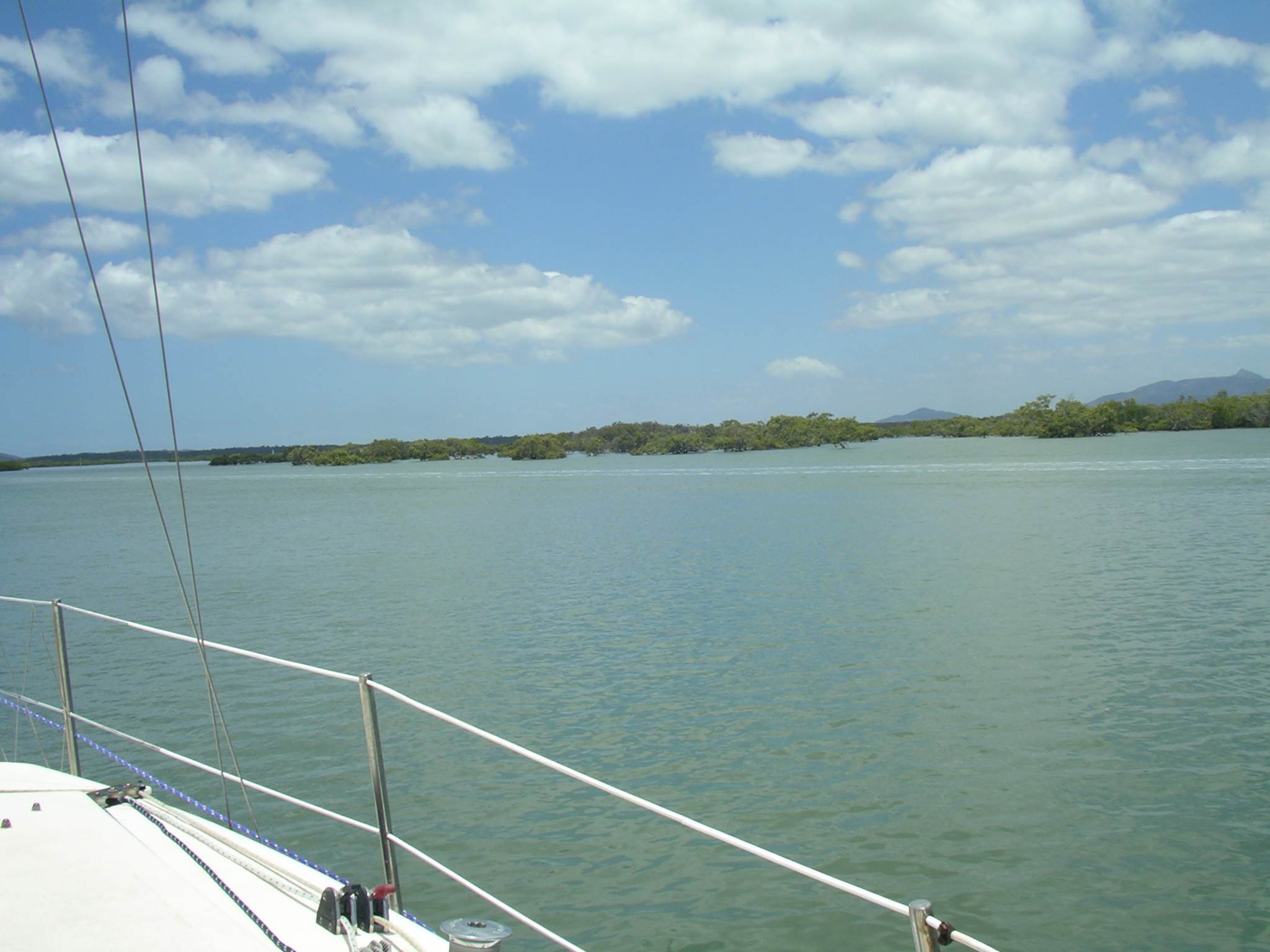COASTAL SAILING ON STARCHASER