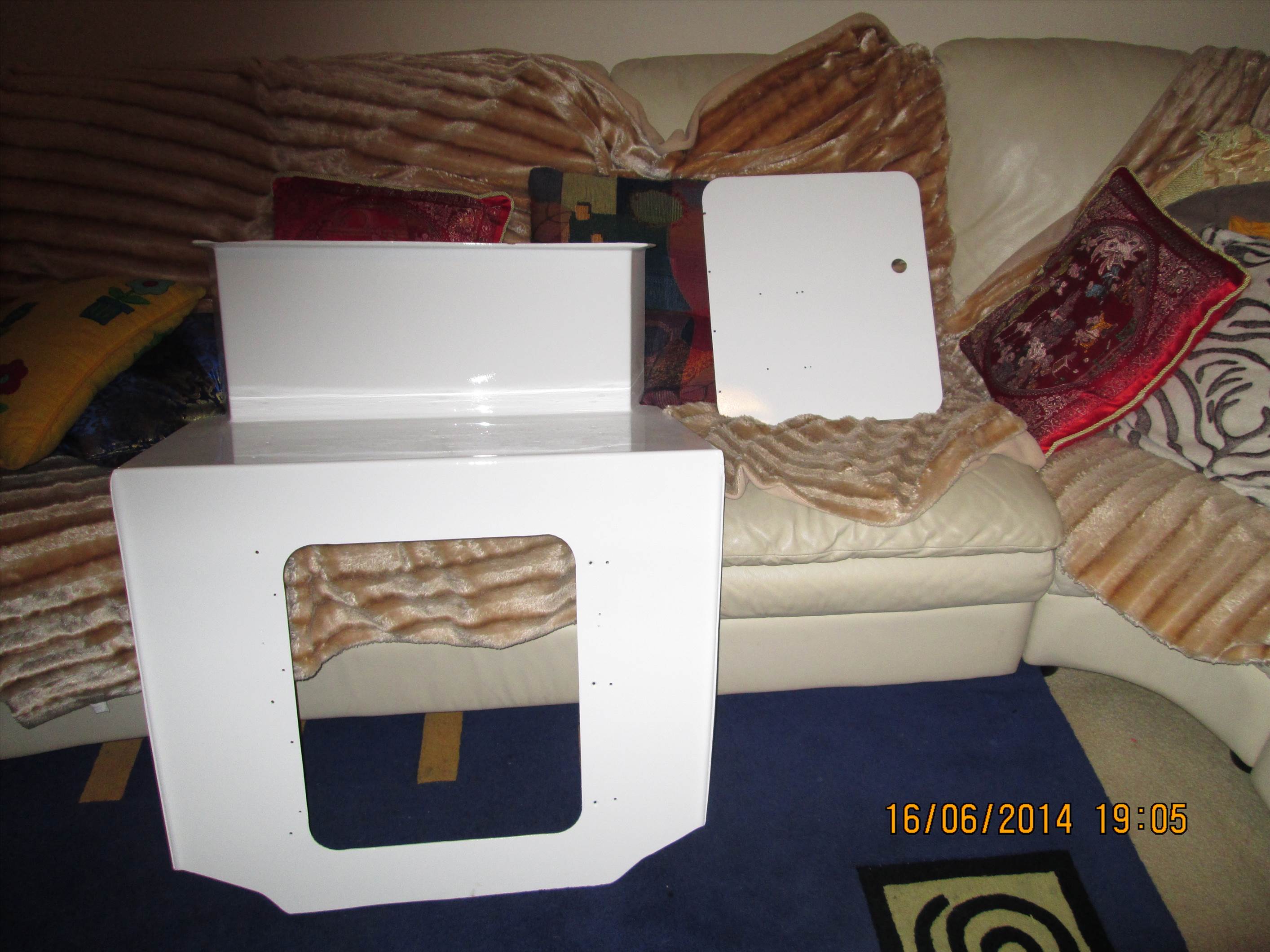 engine cover and kero tank 001