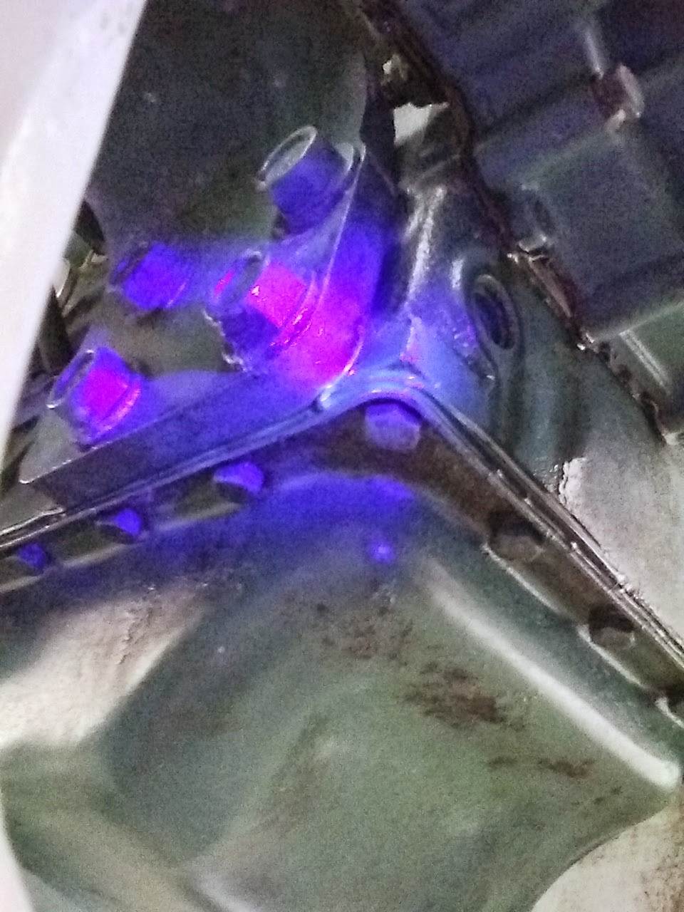 D1-30 engine oil leak fluorescing