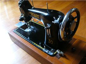Pfaff sewing machine p1