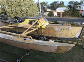 Unknown trailerable trimaran