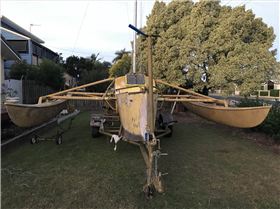 Unknown trailerable trimaran