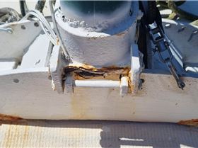 top hat 25 mast step rust