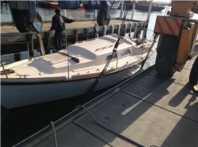 lifting the masts 004