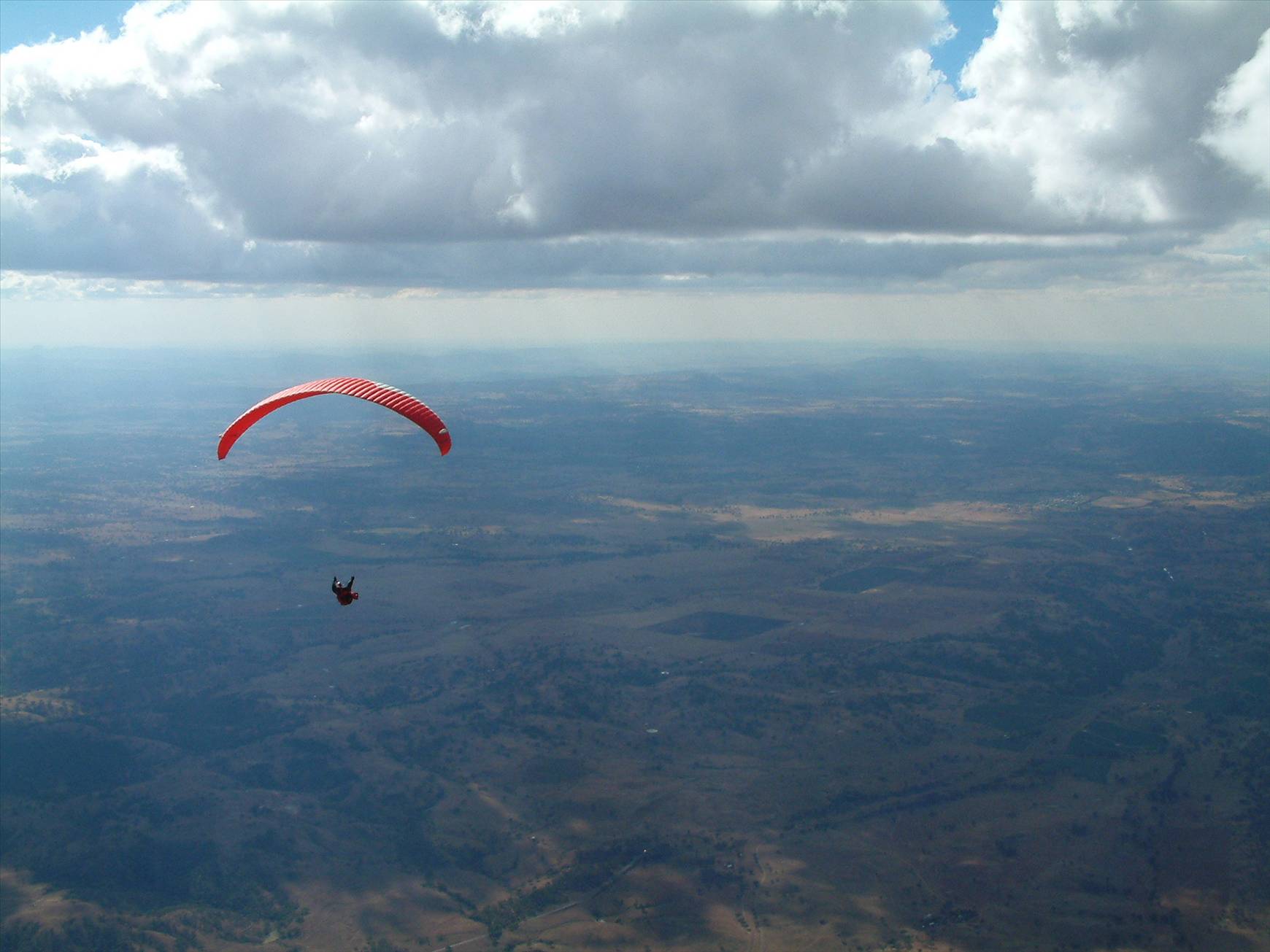 Cloud-baseat Manilla, chasing the next thermal.