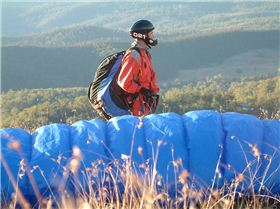 Waiting for thermic gust on T-Top launch.