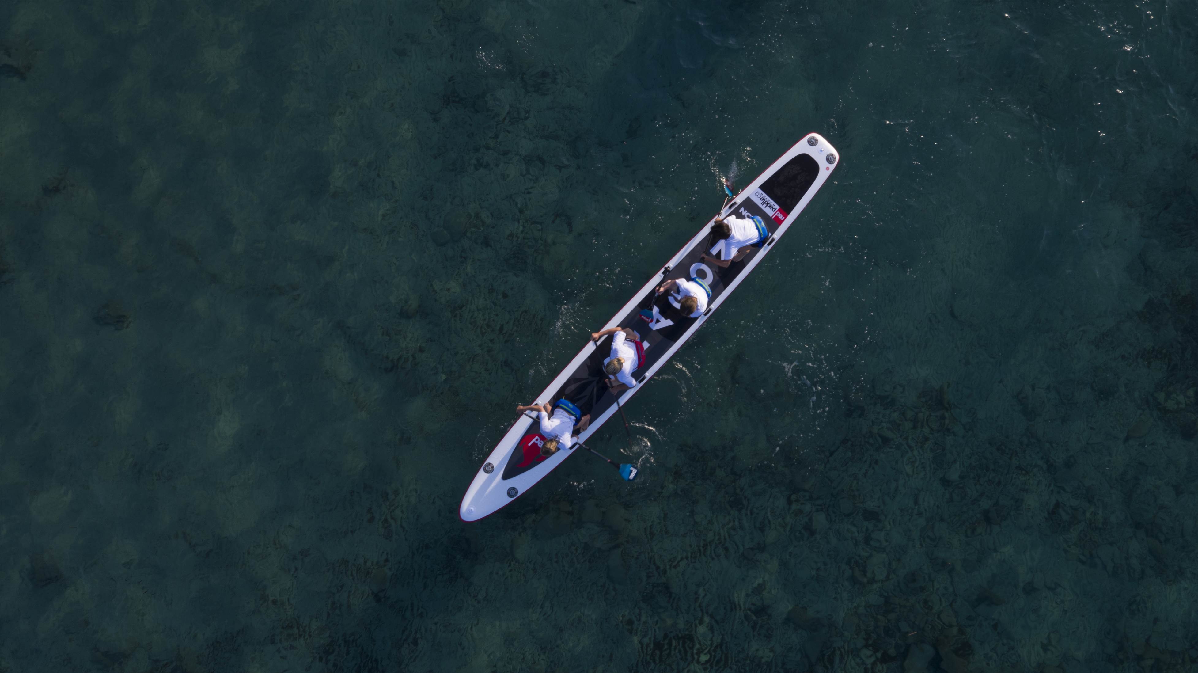 4 People Racing the Dragon