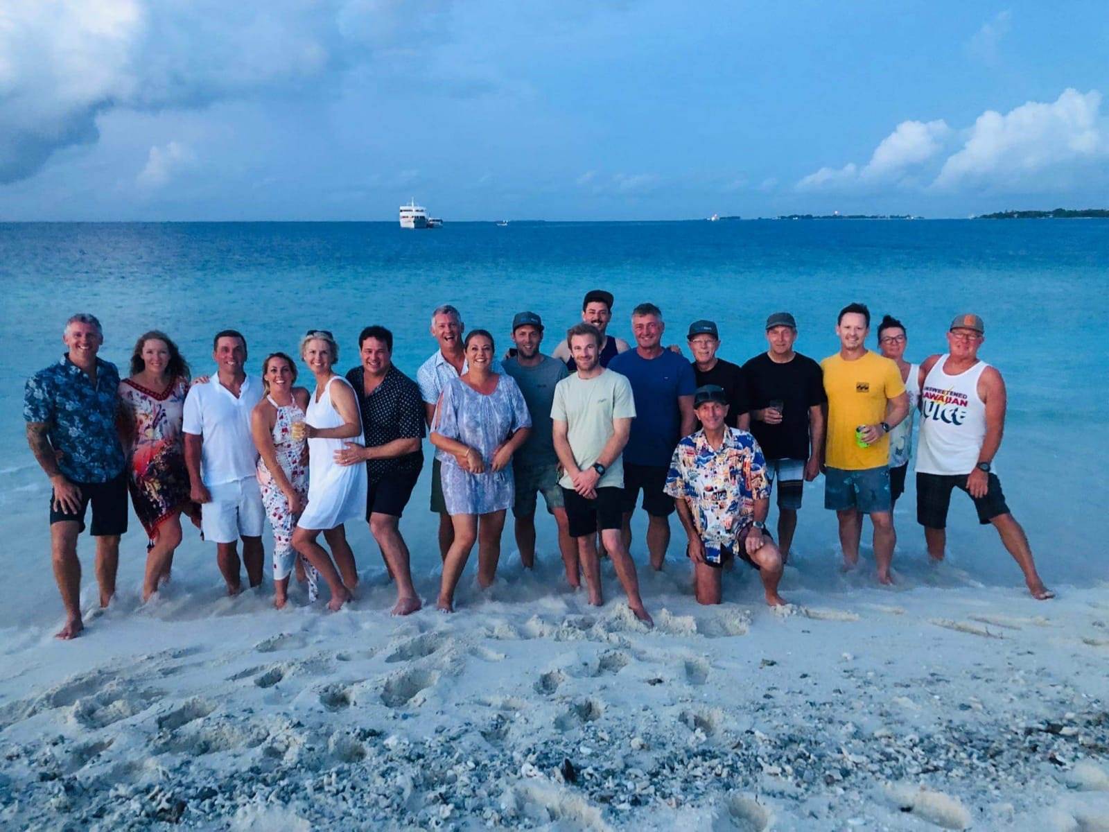 Maldives SUP Surfing