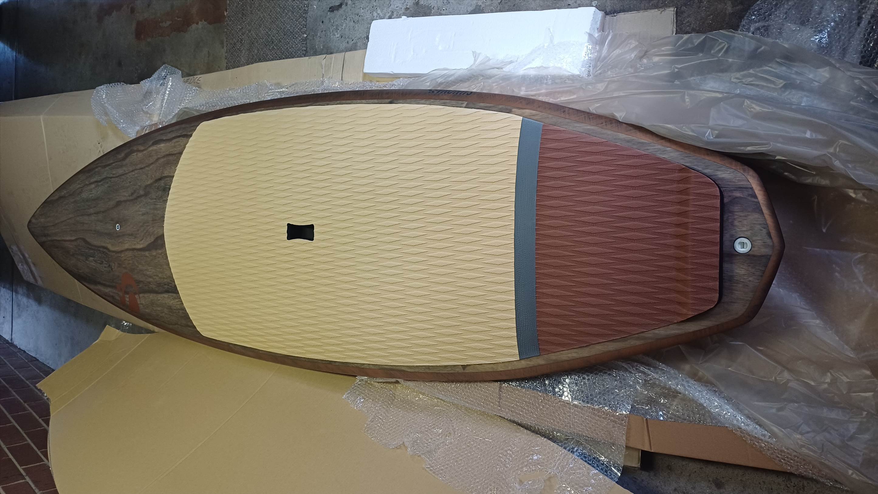 Sunova 8'10" Ghost unwraped