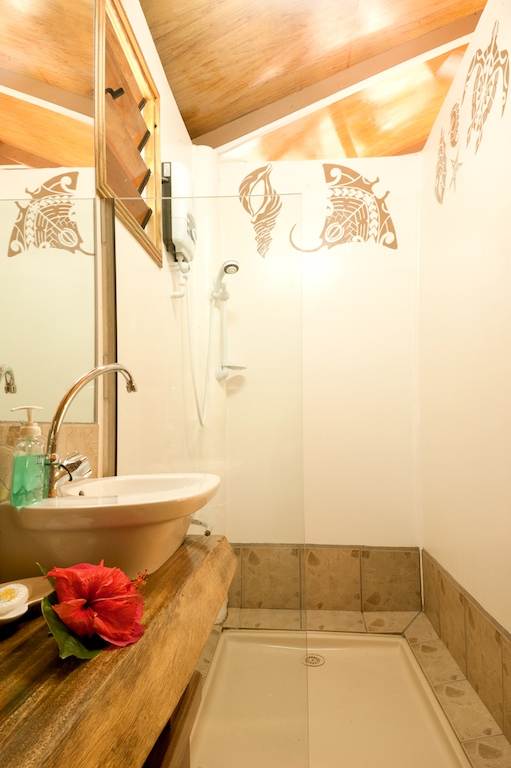 Island Lodge Ensuite